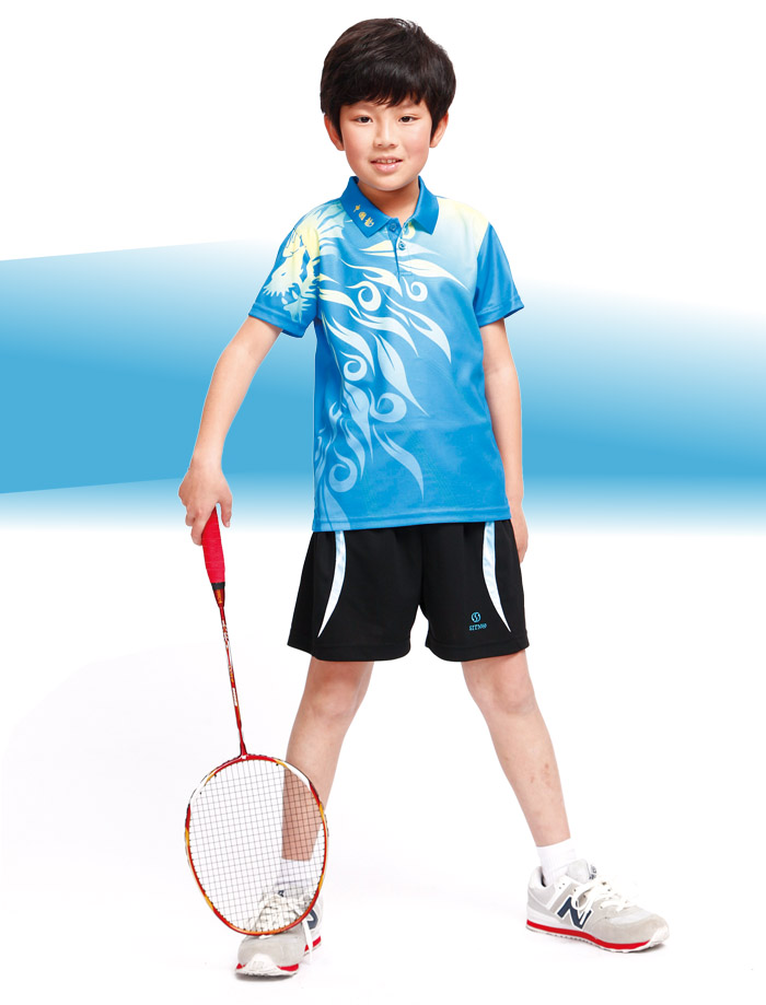 運動(dòng)T恤模特的穿著(zhù)展示